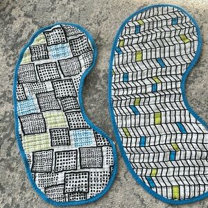 EUC Aden + Anais Burpy Bib Set of 2